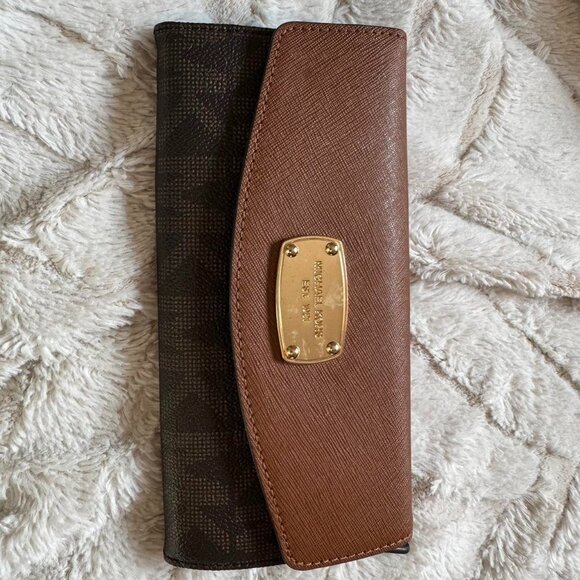 Michael Kors Brown Wallet - Picture 1 of 4